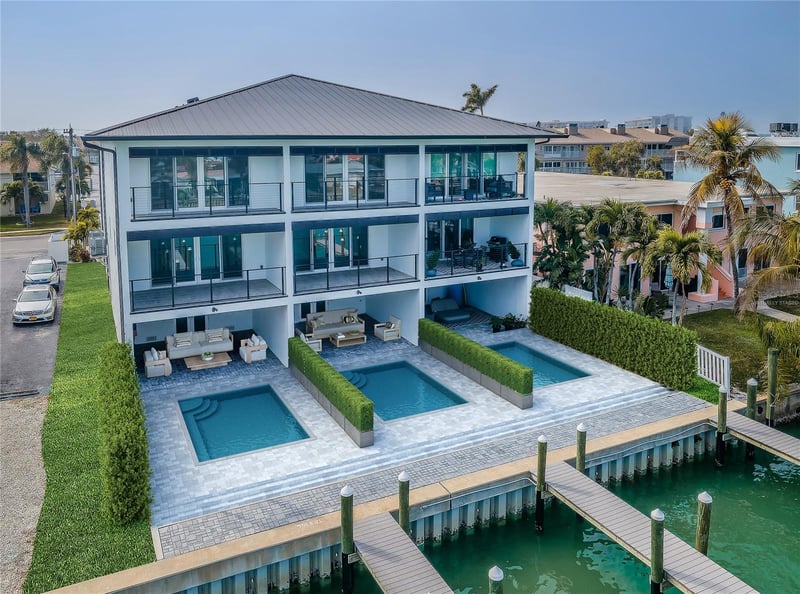 12305 3rd St #3, Treasure Island, FL 33706