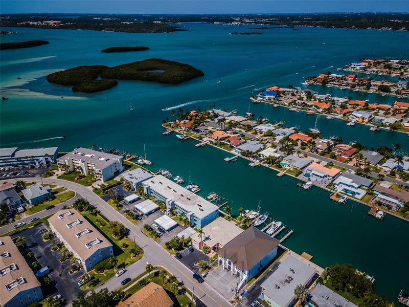 12305 3rd St #3, Treasure Island, FL 33706
