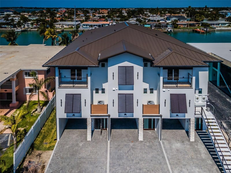 12305 3rd St #3, Treasure Island, FL 33706