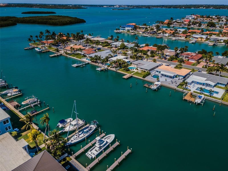 12305 3rd St #3, Treasure Island, FL 33706