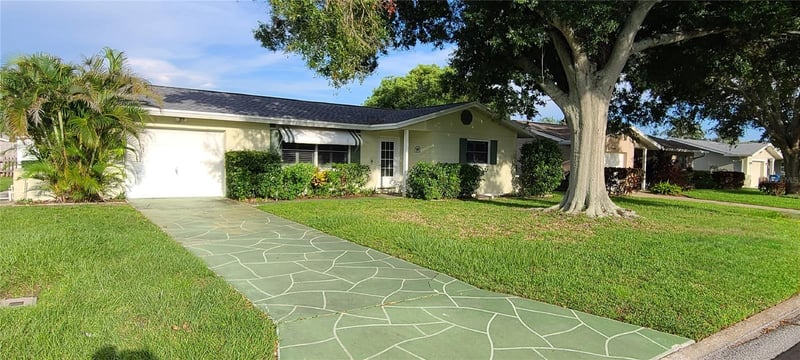 9901 111th Ln, Seminole, FL 33772