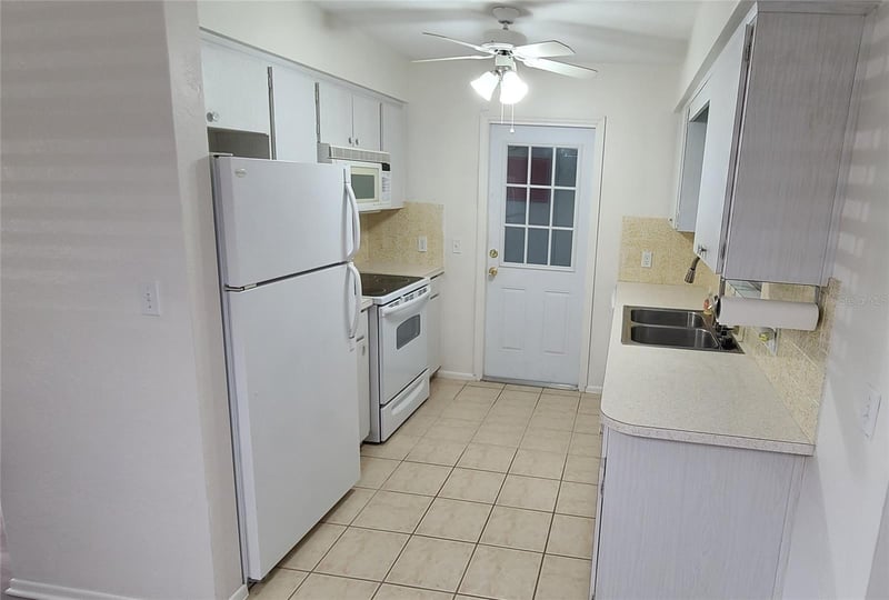 9901 111th Ln, Seminole, FL 33772