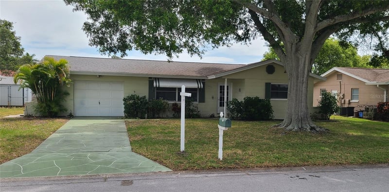 9901 111th Ln, Seminole, FL 33772