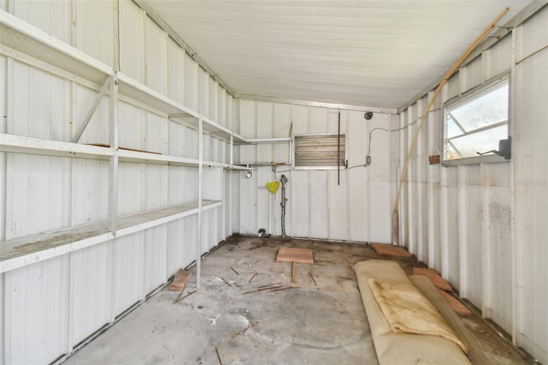 5353 Comanche St, Zephyrhills, FL 33542