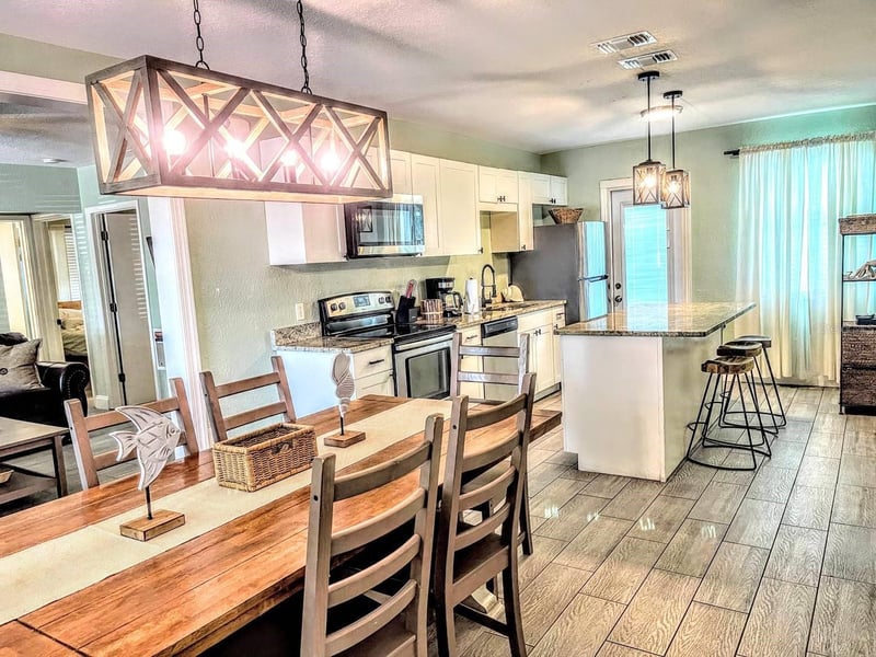 42 Somerset St, Clearwater Beach, FL 33767