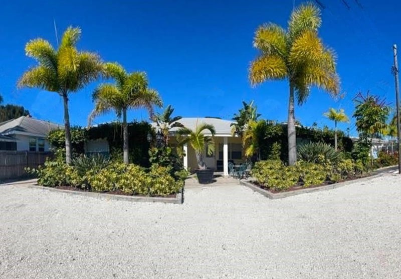 42 Somerset St, Clearwater Beach, FL 33767