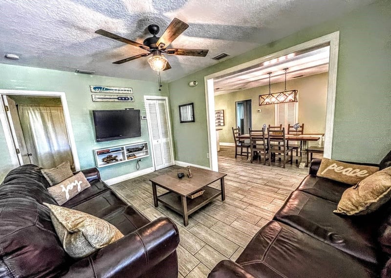 42 Somerset St, Clearwater Beach, FL 33767