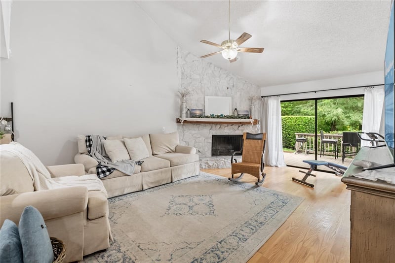 303 Old Mill Pond Rd #303, Palm Harbor, FL 34683
