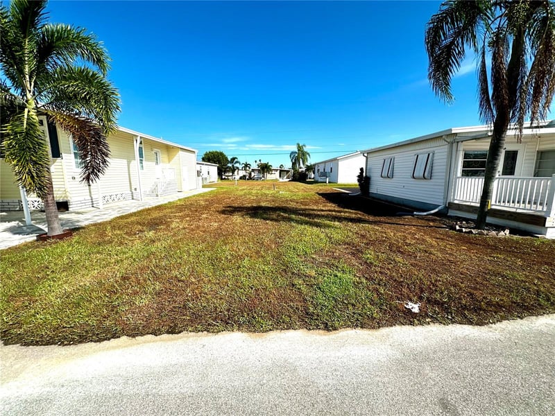 15 Flores Dr, Palmetto, FL 34221