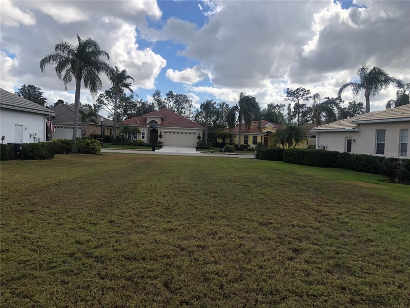 9827 Royal Lytham Ave, Bradenton, FL 34202