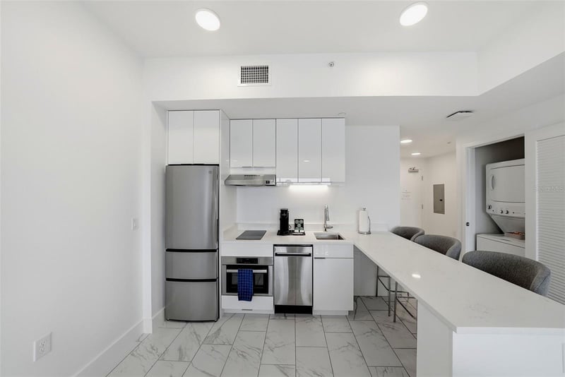 411 E Shore Dr #313, Clearwater Beach, FL 33767
