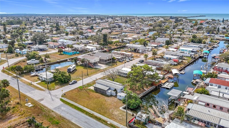 6841 Osprey Ln, Hudson, FL 34667