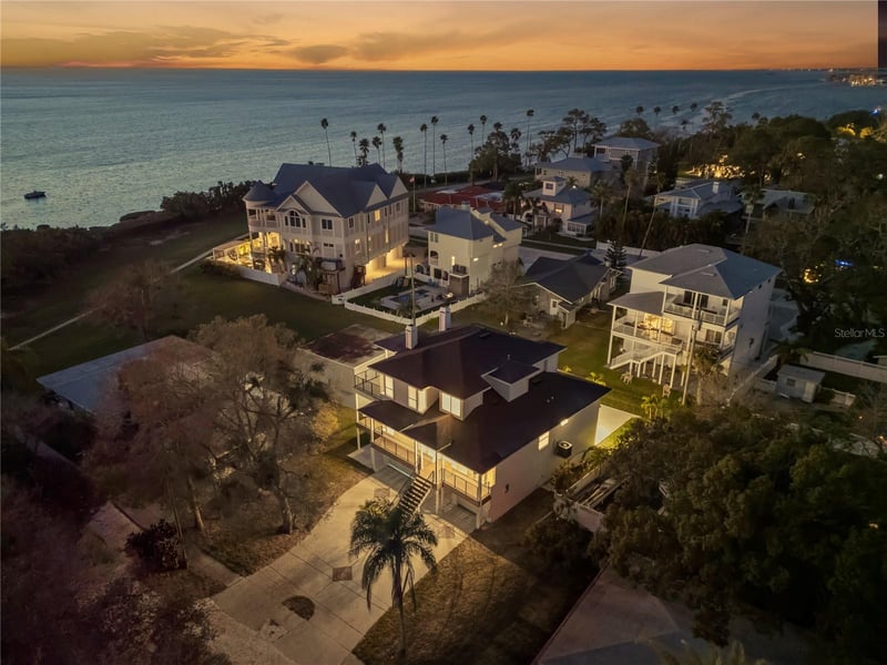 606 Indiana Ave, Crystal Beach, FL 34681