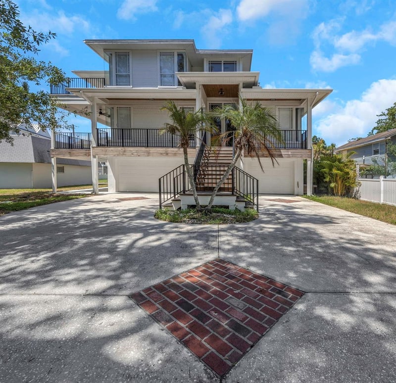 606 Indiana Ave, Crystal Beach, FL 34681