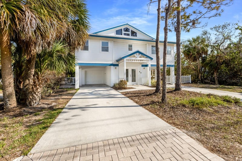 527 Magnolia Ave, Anna Maria, FL 34216