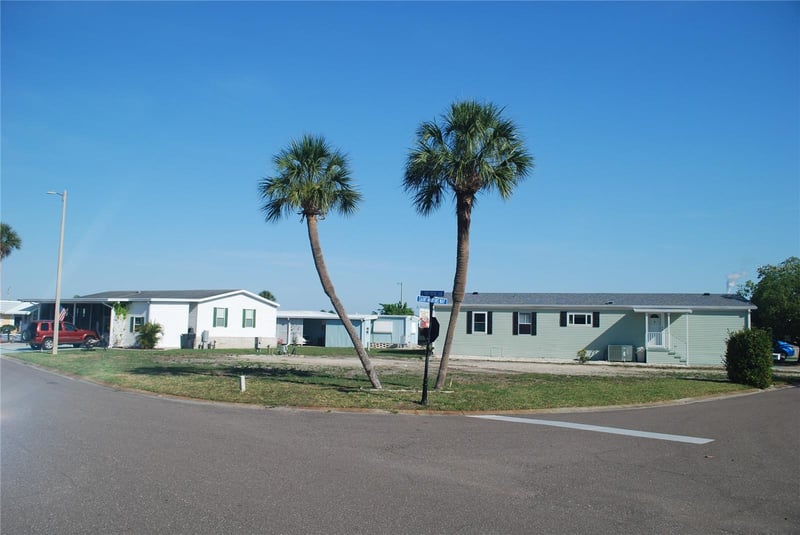 102 Saint Martins Way, Apollo Beach, FL 33572