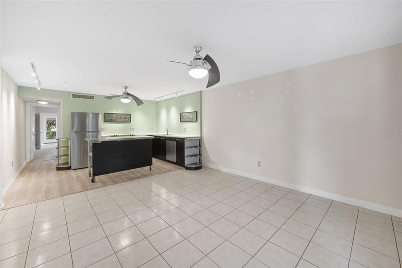 426 32nd Ave #102E, St Petersburg, FL 33704