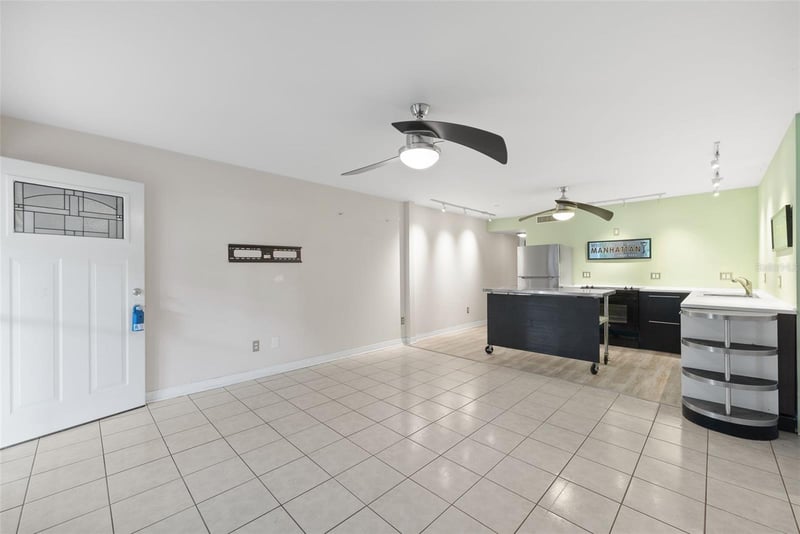 426 32nd Ave #102E, St Petersburg, FL 33704