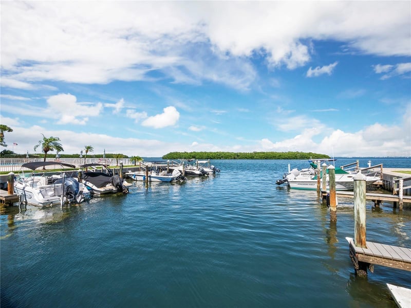 600 Sutton Pl #104B, Longboat Key, FL 34228