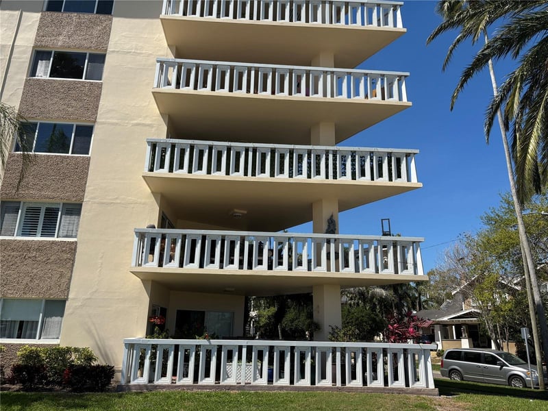 1200 Shore Dr #212, St Petersburg, FL 33701
