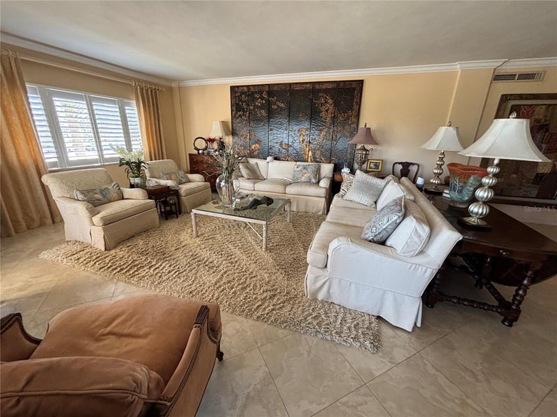1200 Shore Dr #212, St Petersburg, FL 33701