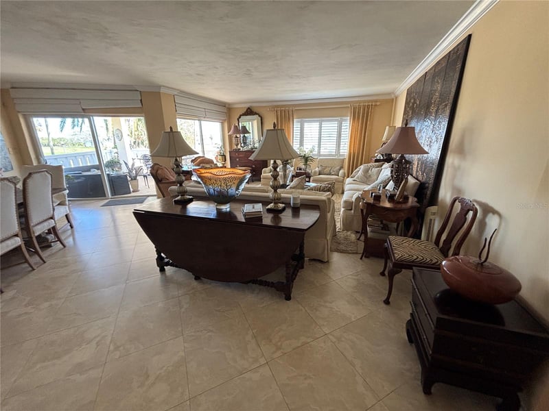 1200 Shore Dr #212, St Petersburg, FL 33701