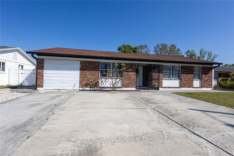 724 Tradewinds Dr, Brandon, FL 33511