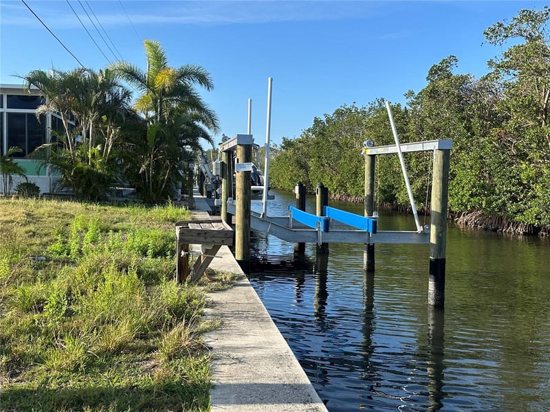 196 Bimini Dr, Palmetto, FL 34221