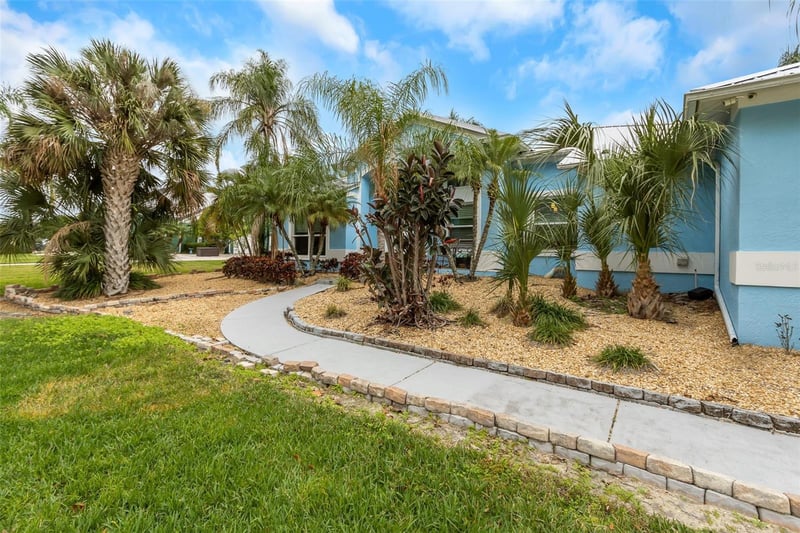 424 Island Cay Way, Apollo Beach, FL 33572