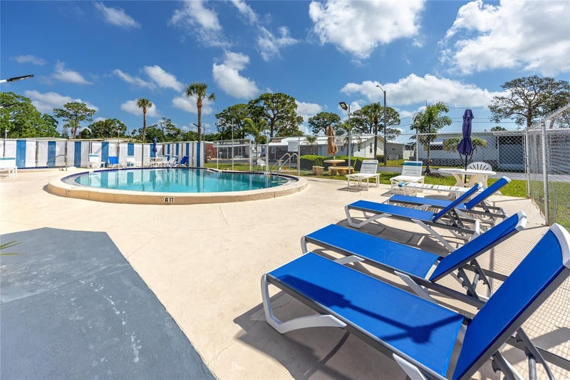 7803 46th Ave #2, St Petersburg, FL 33709