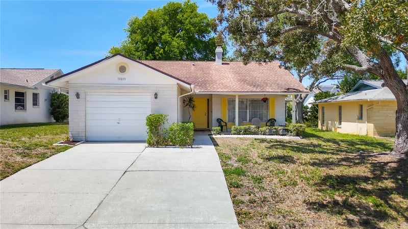 10819 Los Santos Dr, Port Richey, FL 34668