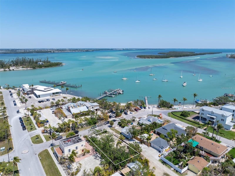 6981 Lois Ave, Longboat Key, FL 34228
