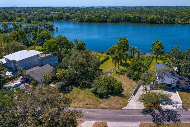 4607 River Hills Dr, Tampa, FL 33617