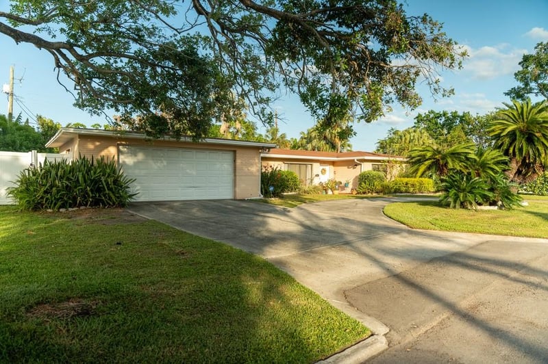 631 Luzon Ave, Tampa, FL 33606