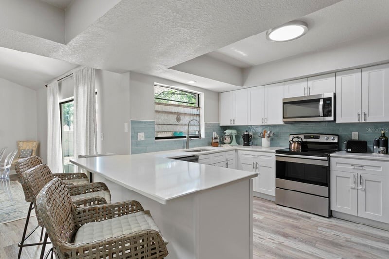 6712 Jennifer Dr, Temple Terrace, FL 33617