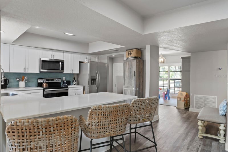 6712 Jennifer Dr, Temple Terrace, FL 33617
