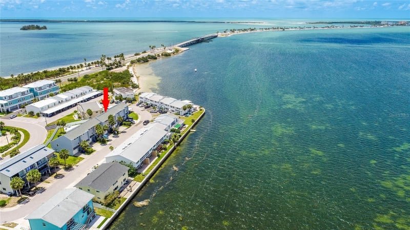 2643 St Josephs Dr, Dunedin, FL 34698