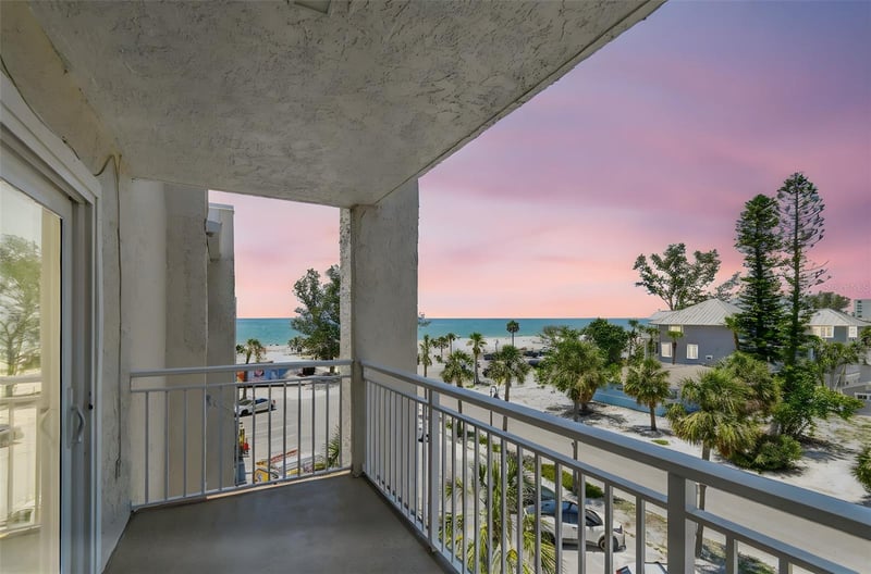 200 1st Ave #406, St Pete Beach, FL 33706