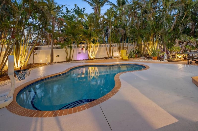 704 Gladiolus St, Anna Maria, FL 34216