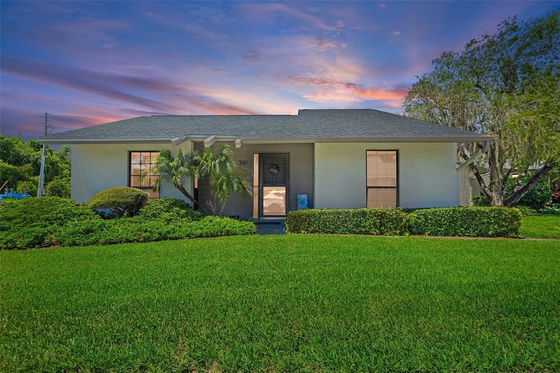 301 Windrush Loop, Tarpon Springs, FL 34689