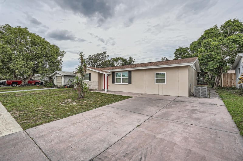 5429 Flora Ave, Holiday, FL 34690