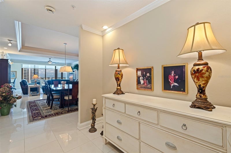 1 Beach Dr #2011, St Petersburg, FL 33701