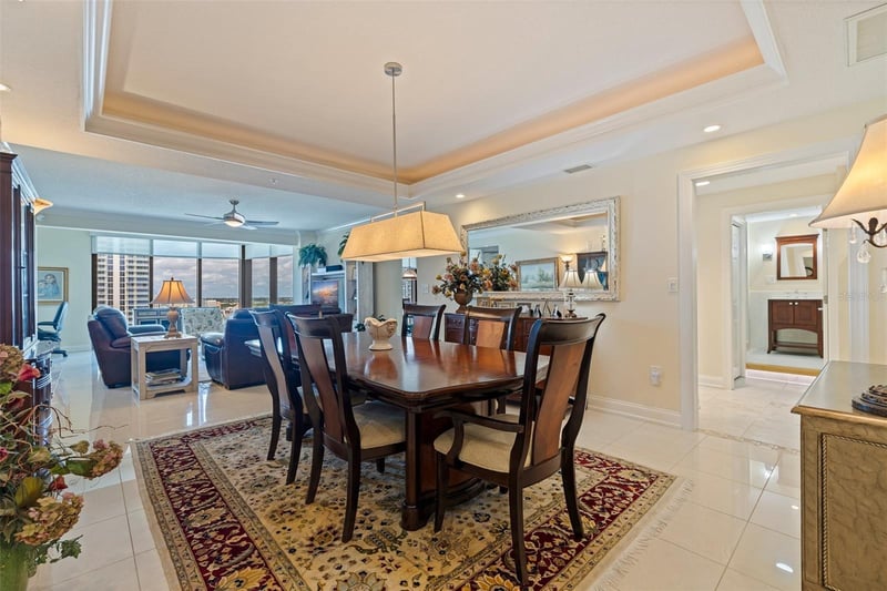 1 Beach Dr #2011, St Petersburg, FL 33701