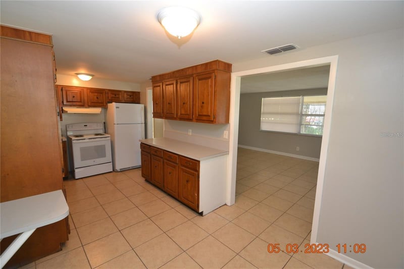 300 Midwood Dr, Plant City, FL 33566