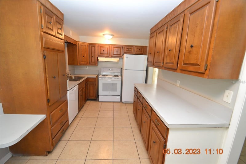 300 Midwood Dr, Plant City, FL 33566