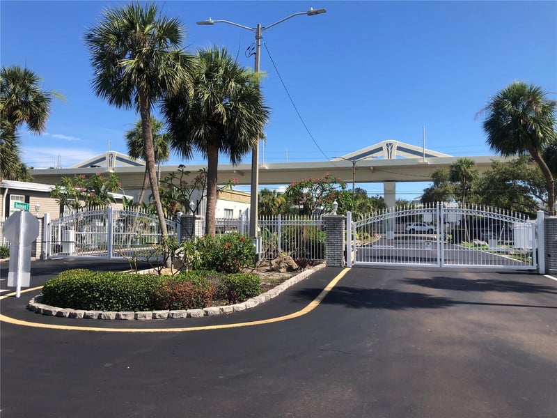 4851 Gandy Blvd #B2L10, Tampa, FL 33611