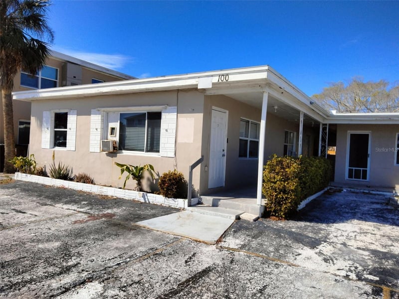 100 144th Ave, Madeira Beach, FL 33708