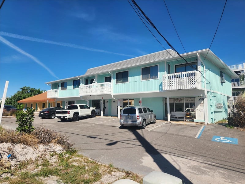 2501 Gulf Dr #102, Bradenton Beach, FL 34217