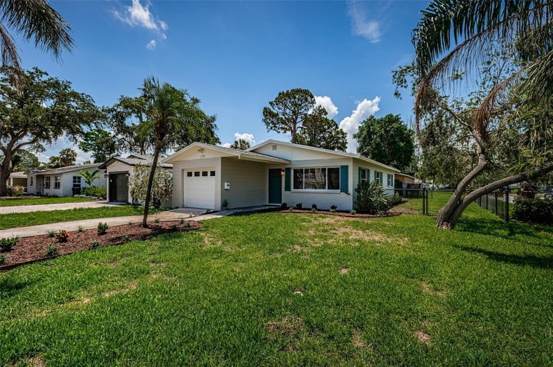 1700 Shore Acres Blvd, St Petersburg, FL 33703