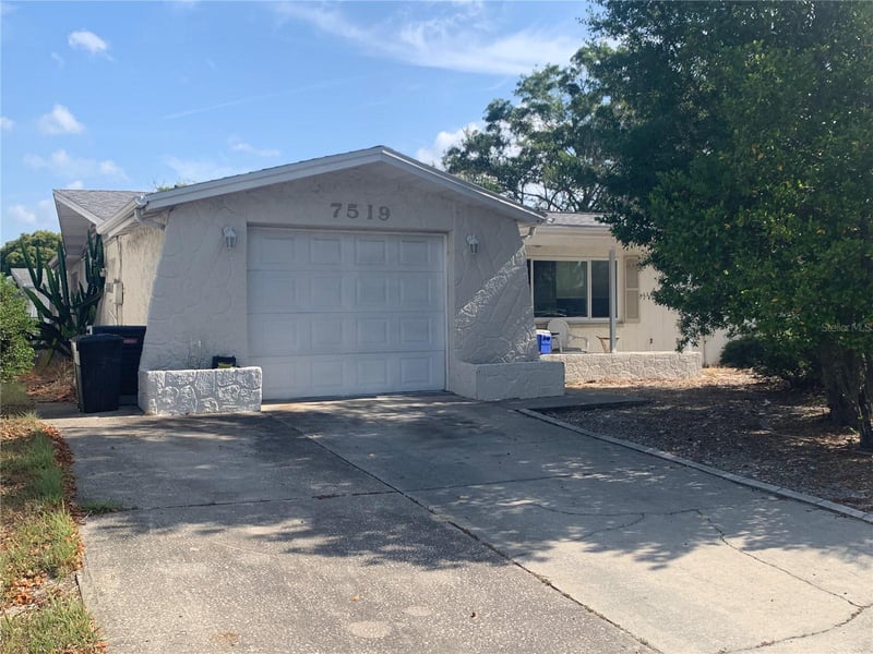 7519 Kensico Dr, Port Richey, FL 34668
